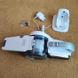 image client 9 Aspirateur À Main sans fil BLACK+DECKER PV1820L QW