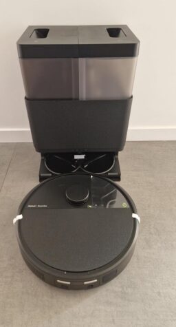 image client 9 Aspirateur Robot Laveur Irobot Roomba® Plus 405 Combo AutoWash™ Dock